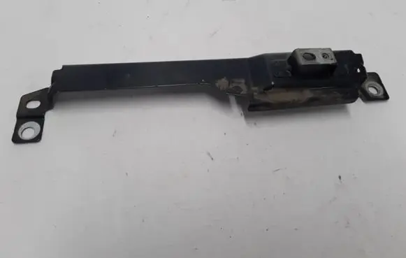 Volvo XC60 Fender mounting bracket 31424581