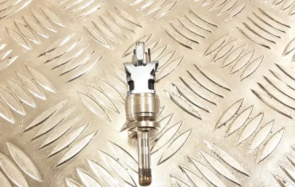 Volvo XC60 Fuel injector 31432778