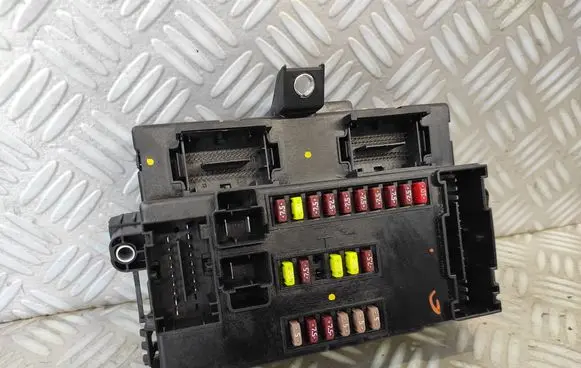 Peugeot Boxer Fuse module 1386607080 116RAI000029 10R041061