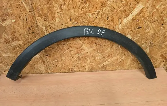 Front arch trim