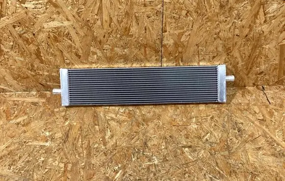 Porsche Panamera (976) Coolant radiator 95810621210