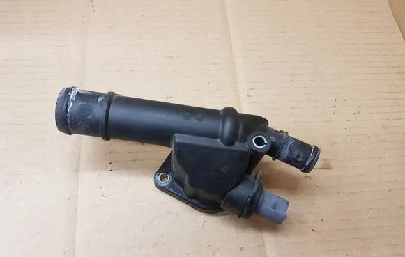 Volkswagen Eos Engine coolant pipe/hose 03G121132B