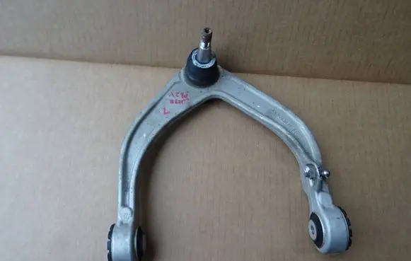 Volvo XC90 Front upper control arm/wishbone 