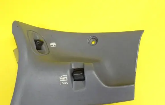 Chrysler Voyager Electric window control switch 4685504B