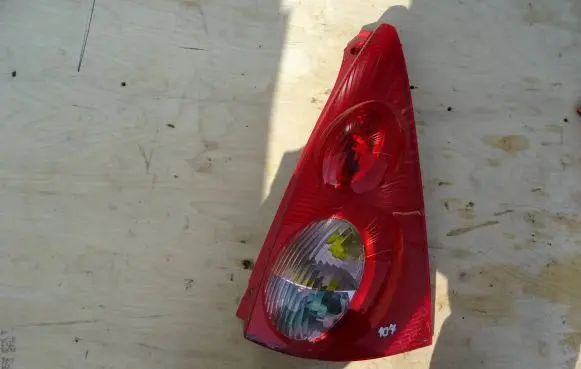 Peugeot 107 Rear/tail lights GT090000 00001