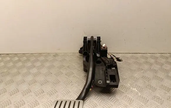 Tesla Model Y Brake pedal P118869151A