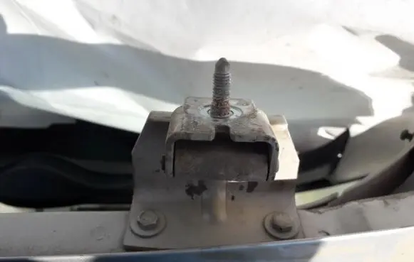 Peugeot 307 Tailgate/trunk/boot hinge