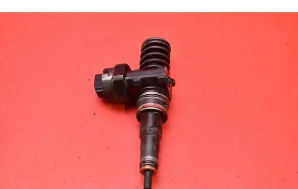 Audi A4 S4 B5 8D Fuel injector 038137073F