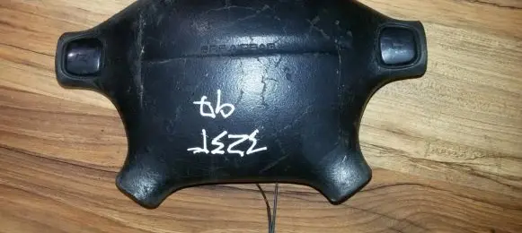 Mazda 323 F Steering wheel airbag