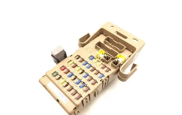 Subaru Legacy Fuse module 82201AJ000