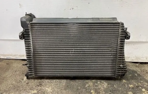 Volkswagen PASSAT B6 Intercooler radiator L3650000 3C0145803E