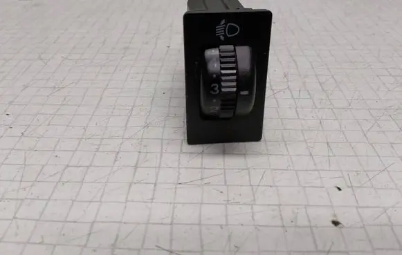 Toyota Corolla E120 E130 Headlight level height control switch 8415202021 37139