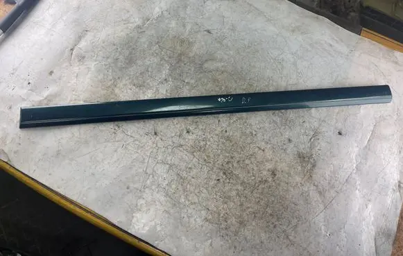 Mercedes-Benz C W202 Front door trim (molding) 2026900402