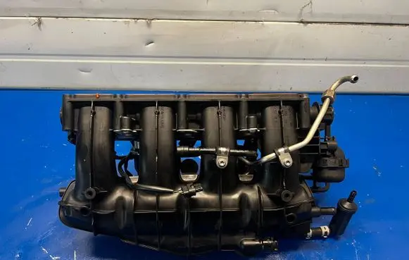 Audi A4 S4 B8 8K Intake manifold 1019395S 06133185T 101939534