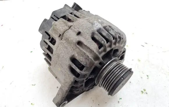 KIA Ceed Generator/alternator 373002A600