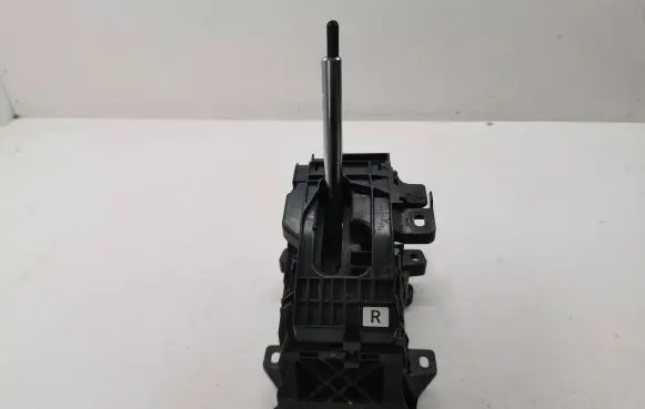 Toyota C-HR I Gear selector 75G591