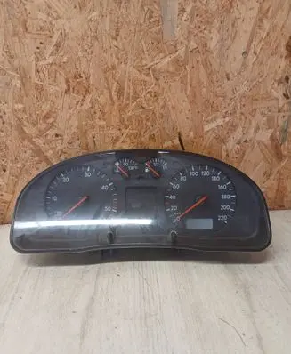 Volkswagen PASSAT B5 Speedometer (instrument cluster) 3B1919880C 11000892024