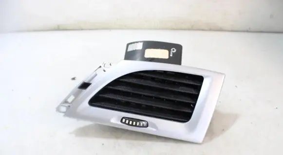 Renault Megane III Dashboard side air vent grill/cover trim