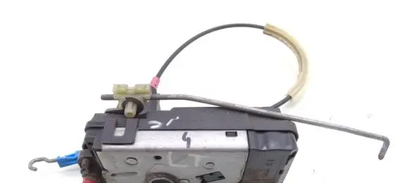 Opel Zafira B Rear door lock 13210738