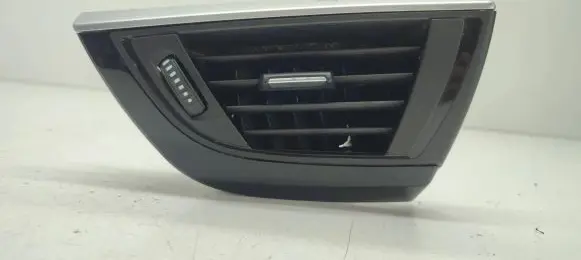 BMW 1 F20 F21 Dash center air vent grill 9205355