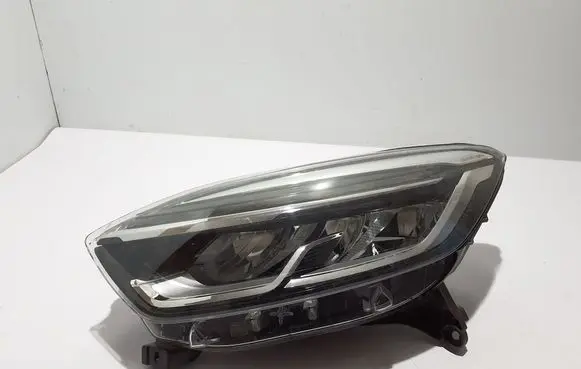 Renault Captur Headlight/headlamp 260606159R