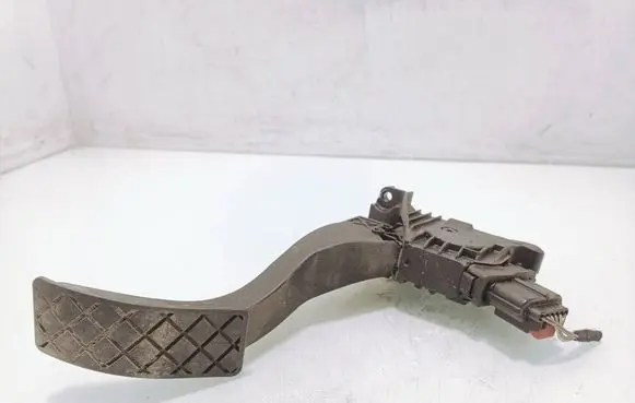 Skoda Octavia Mk3 (5E) Accelerator throttle pedal 5Q1721503F 6PV01062100