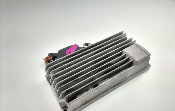 Audi A5 8T 8F Sound amplifier 8F1035223