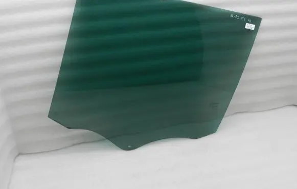 Renault Espace V (RFC) Rear door window glass 823018937R