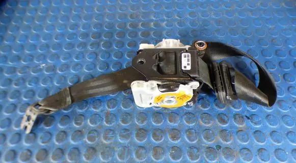 Skoda Octavia Mk3 (5E) Front seatbelt CART5E0857701 5E0857701
