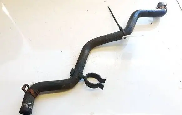 Engine coolant pipe/hose
