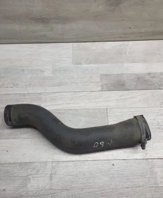 Volvo V60 Coolant pipe/hose 