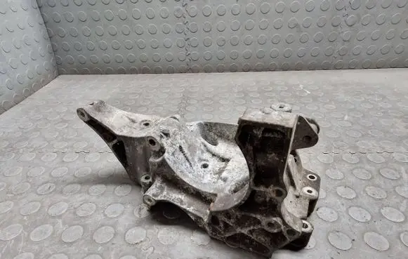 BMW 5 E60 E61 Generator/alternator bracket 7802639
