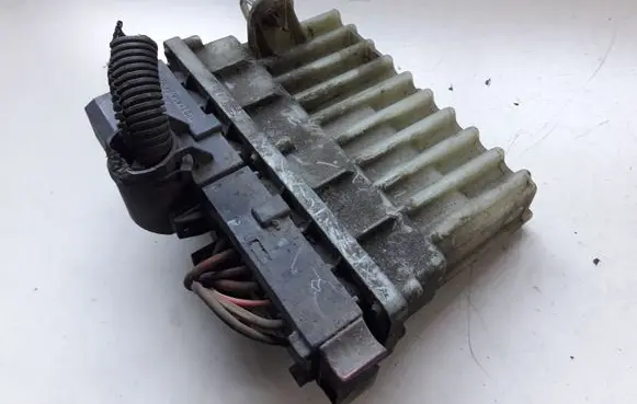Opel Zafira A Fan control module 
