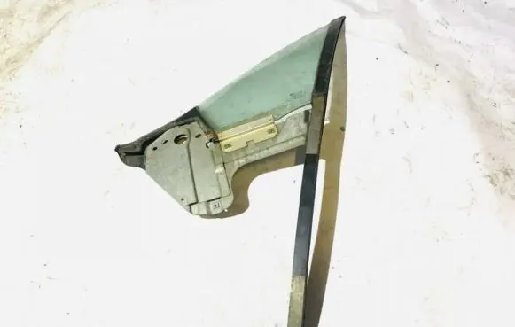 Opel Calibra Front door vent window glass four-door 