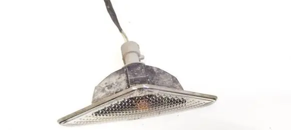 Ford Mondeo Mk III Front fender indicator light 