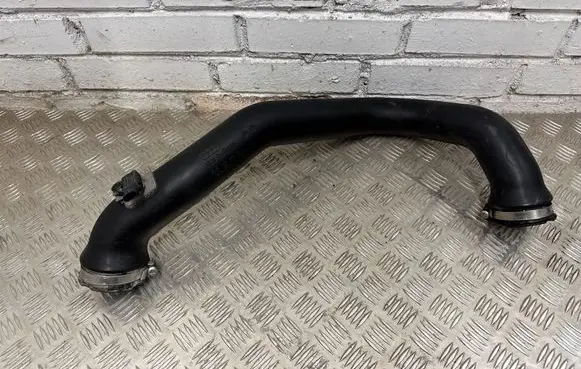 Intercooler hose/pipe