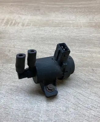 Renault Trafic II (X83) Turbo solenoid valve 7700113071
