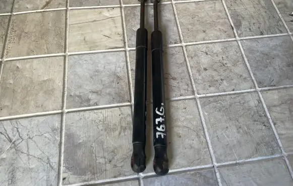 Audi A6 S6 C6 4F Tailgate/trunk strut/damper 4F5827552B