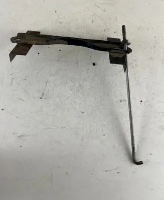 Toyota RAV 4 (XA20) Battery bracket 