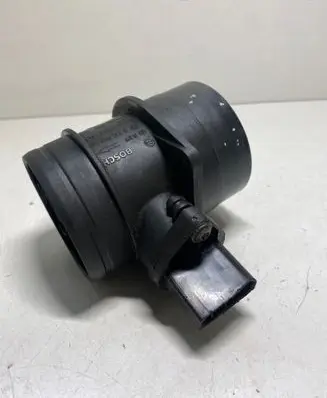 Volkswagen Golf V Mass air flow meter 074906461BX 0281002462 0986284107