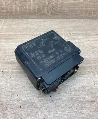 BMW 5 E34 Glow plug pre-heat relay 1285085A 899191
