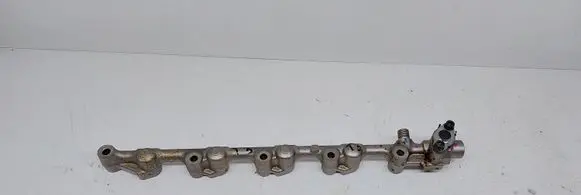 Toyota C-HR I Fuel injector supply line/pipe 