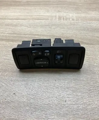 Toyota Avensis T250 Wing mirror switch 8415205050 183575