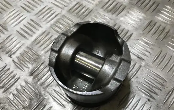 Piston