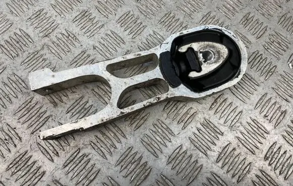 Peugeot 2008 II Engine mount bracket