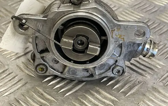 Renault Master II Vacuum pump 8200797164