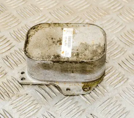 Engine oil radiator