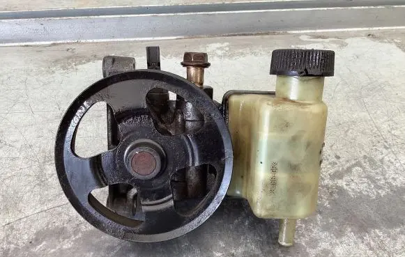 Mazda 6 Power steering pump
