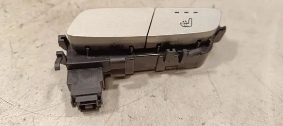 Mercedes-Benz E W213 Seat heating switch A2139051404 HW144300 SW133101