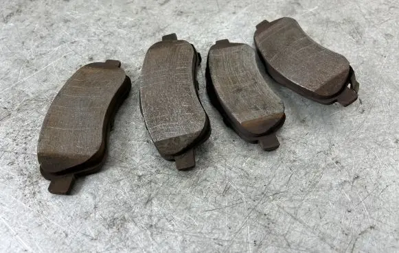 Toyota Avensis T250 Brake pads (front) 